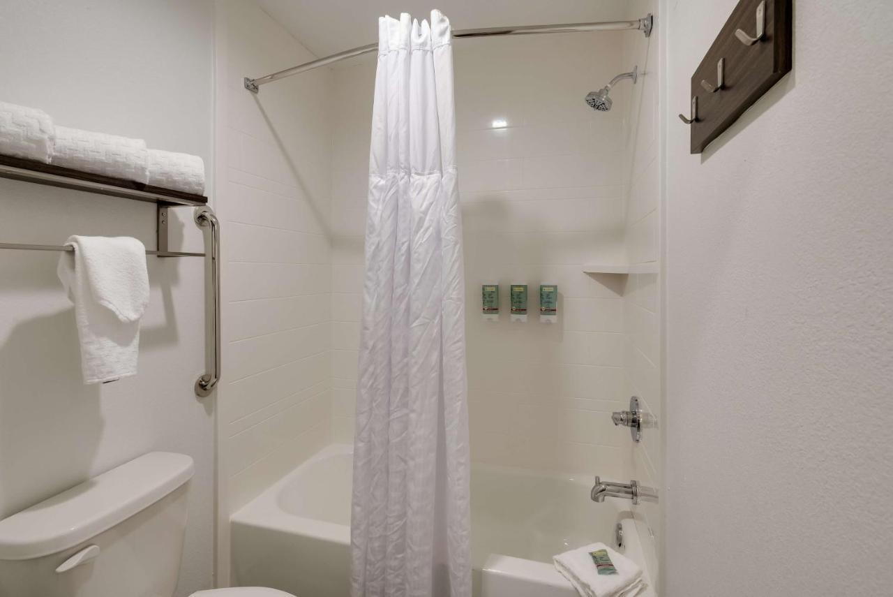 Best Western La Place Inn Экстерьер фото